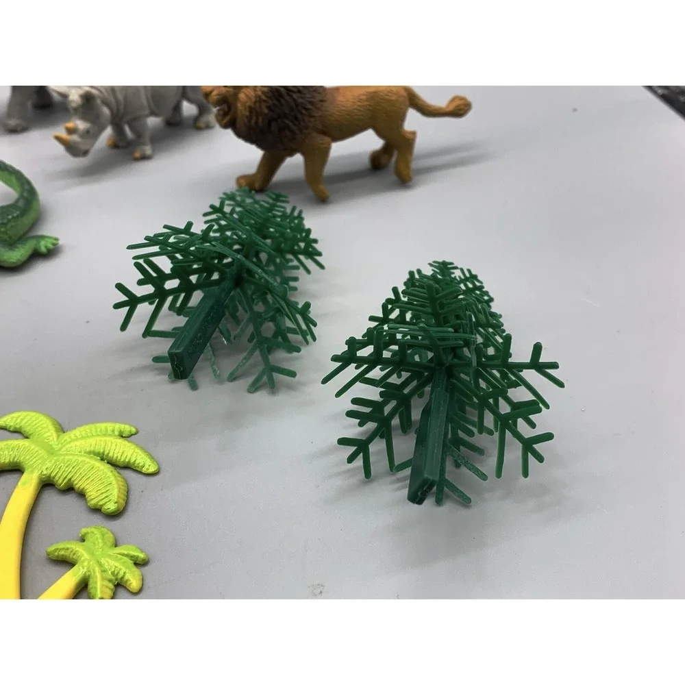 Vintage Cake Toppers 24 piece Plastic Safari Wild Animals Jungle Zoo